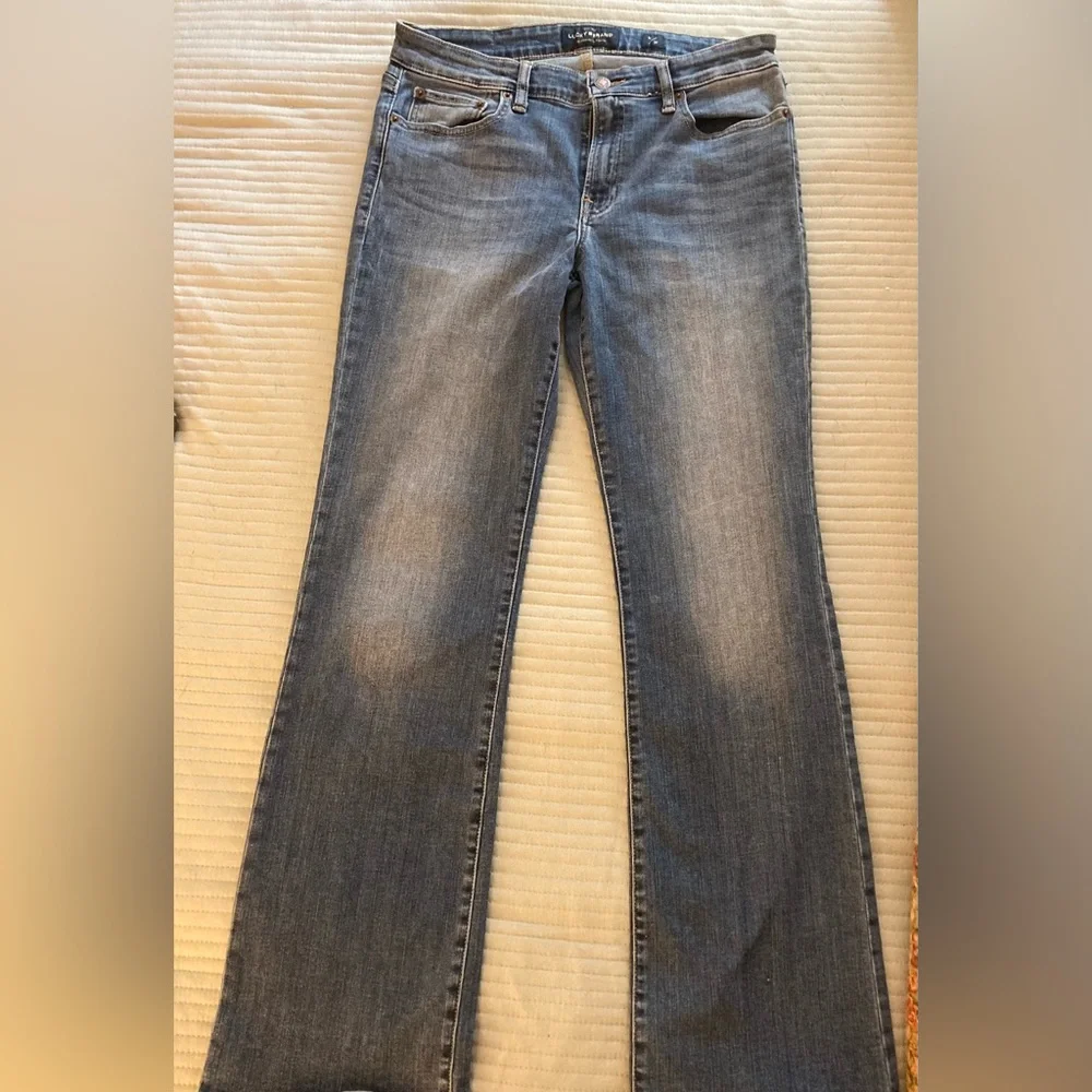 Size 10 Lucky Brand Sweet Boot Jeans. - Picture 1 of 6